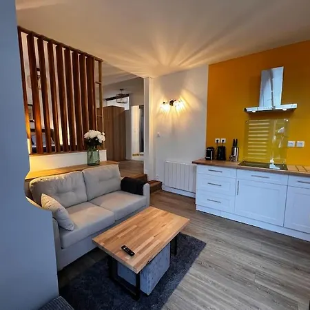 Dom wakacyjny Maison Pour 10 Personnes Max En Plein Centre De Ste Mere Eglise