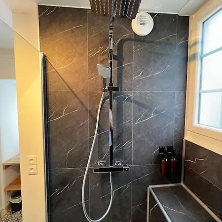 Maison Pour 10 Personnes Max En Plein Centre De Ste Mere Eglise *