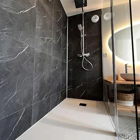 Dom wakacyjny Maison Pour 10 Personnes Max En Plein Centre De Ste Mere Eglise *