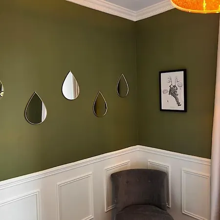 Maison Pour 10 Personnes Max En Plein Centre De Ste Mere Eglise * Sainte-Mère-Église