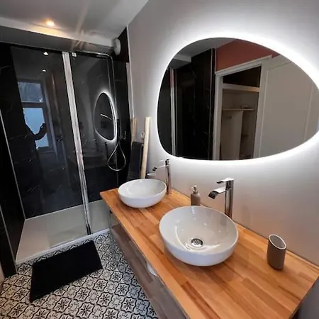 Maison Pour 10 Personnes Max En Plein Centre De Ste Mere Eglise Feriehus