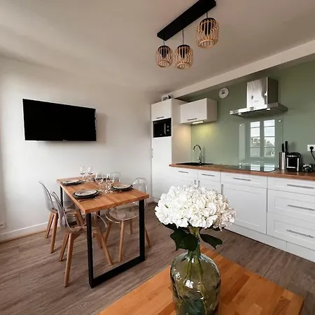 Feriehus Maison Pour 10 Personnes Max En Plein Centre De Ste Mere Eglise