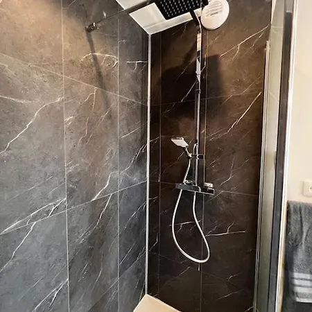 Maison Pour 10 Personnes Max En Plein Centre De Ste Mere Eglise *