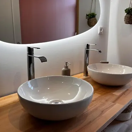 Maison Pour 10 Personnes Max En Plein Centre De Ste Mere Eglise * Sainte-Mere-Eglise