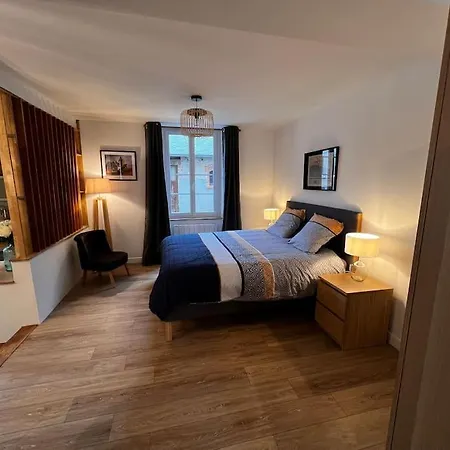 Maison Pour 10 Personnes Max En Plein Centre De Ste Mere Eglise Sainte-Mere-Eglise
