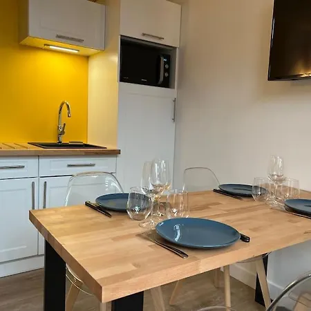 Maison Pour 10 Personnes Max En Plein Centre De Ste Mere Eglise Holiday home *