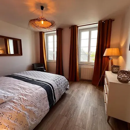 Feriehus Maison Pour 10 Personnes Max En Plein Centre De Ste Mere Eglise