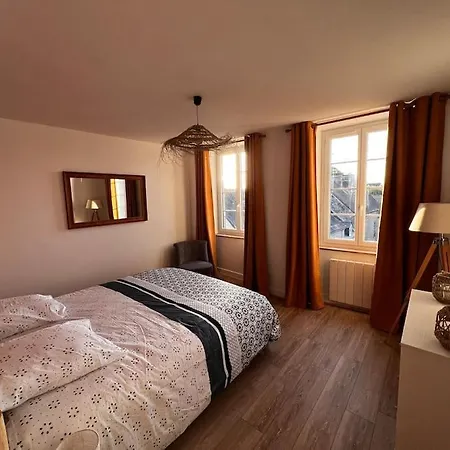 Maison Pour 10 Personnes Max En Plein Centre De Ste Mere Eglise Feriehus *