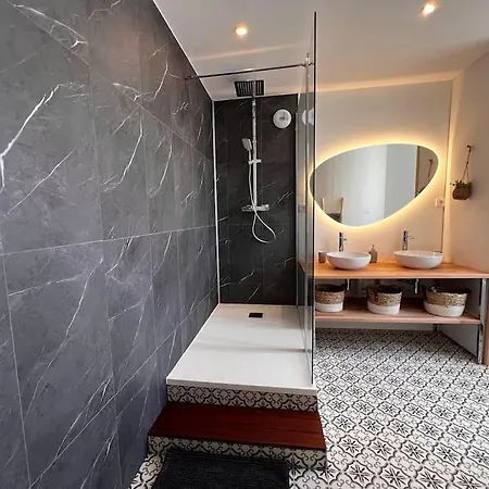 Maison Pour 10 Personnes Max En Plein Centre De Ste Mere Eglise *