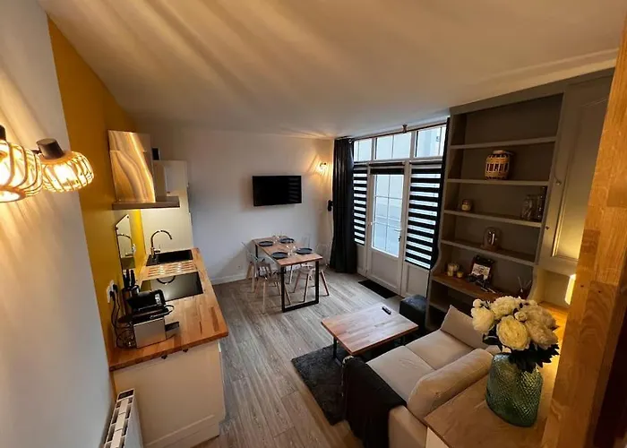 Maison Pour 10 Personnes Max En Plein Centre De Ste Mere Eglise *