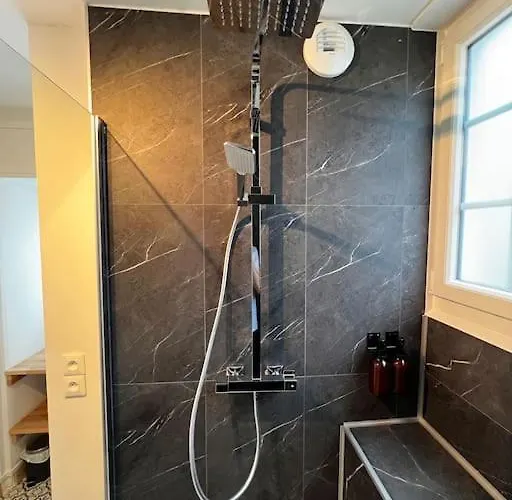 Maison Pour 10 Personnes Max En Plein Centre De Ste Mere Eglise *