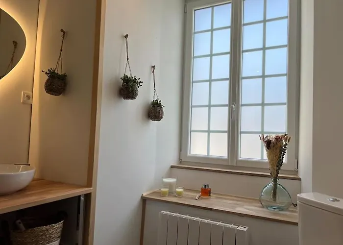 Maison Pour 10 Personnes Max En Plein Centre De Ste Mere Eglise * Sainte-Mère-Église