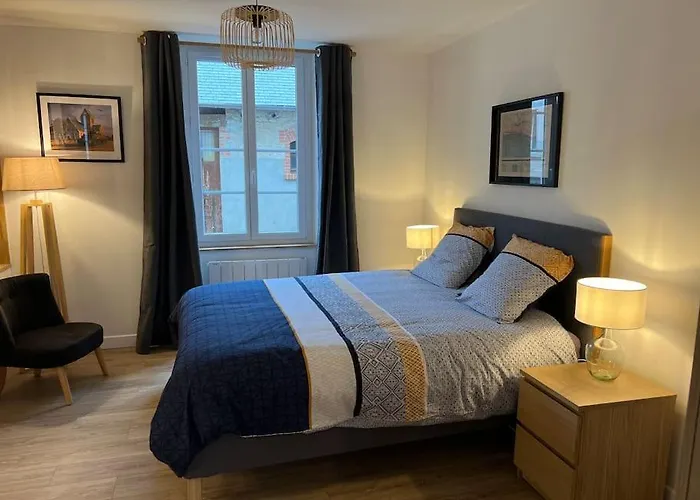 Maison Pour 10 Personnes Max En Plein Centre De Ste Mere Eglise * Sainte-Mère-Église