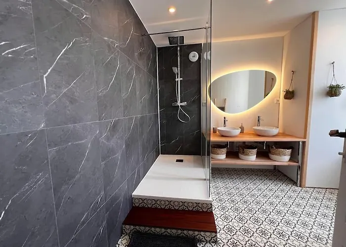 Maison Pour 10 Personnes Max En Plein Centre De Ste Mere Eglise *